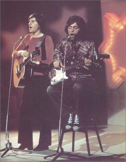 Alan Price performing with Georgie Fame (right) in the 1970s