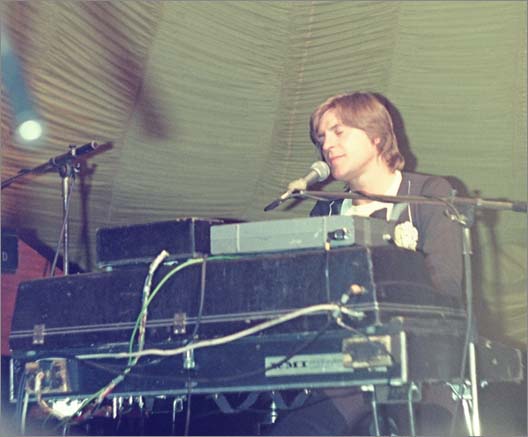 Alan Price in concert 1976